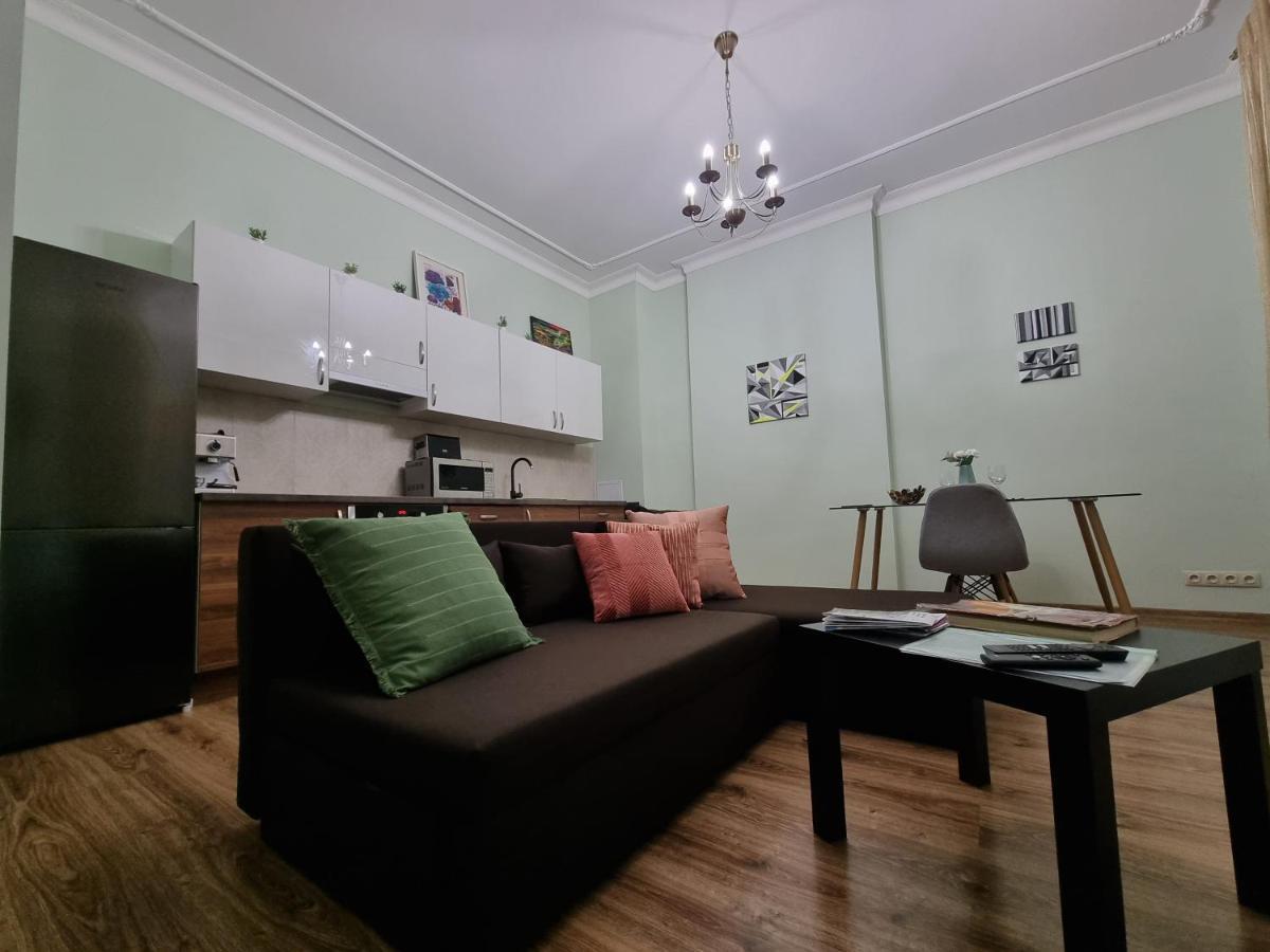 Art Deco One-Bedroom Suite In Library House With Free 5G Wifi Riga Eksteriør bilde