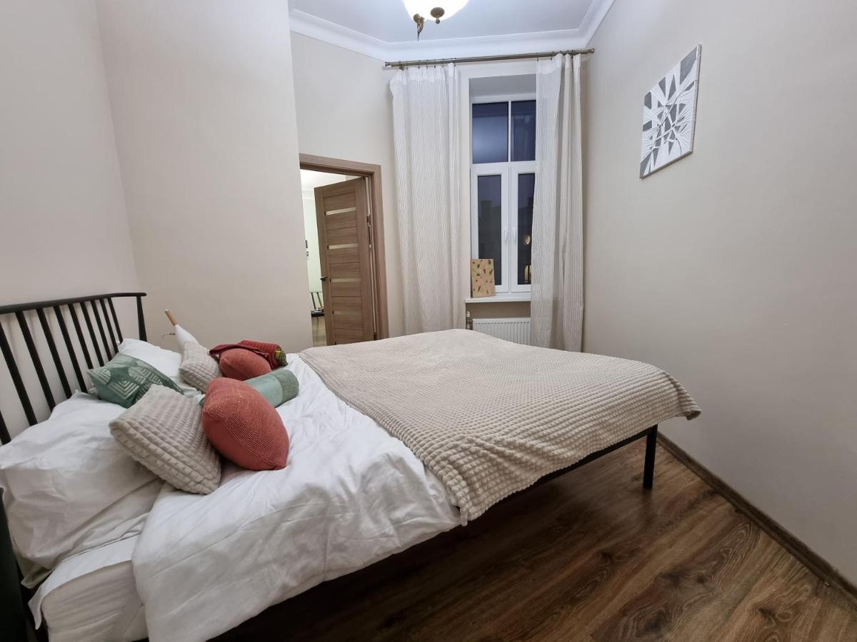 Art Deco One-Bedroom Suite In Library House With Free 5G Wifi Riga Eksteriør bilde