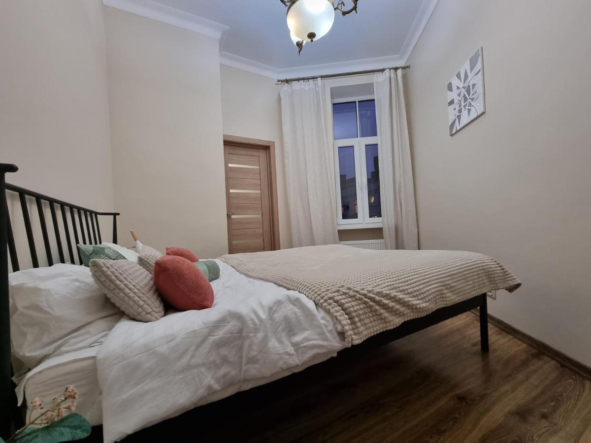 Art Deco One-Bedroom Suite In Library House With Free 5G Wifi Riga Eksteriør bilde